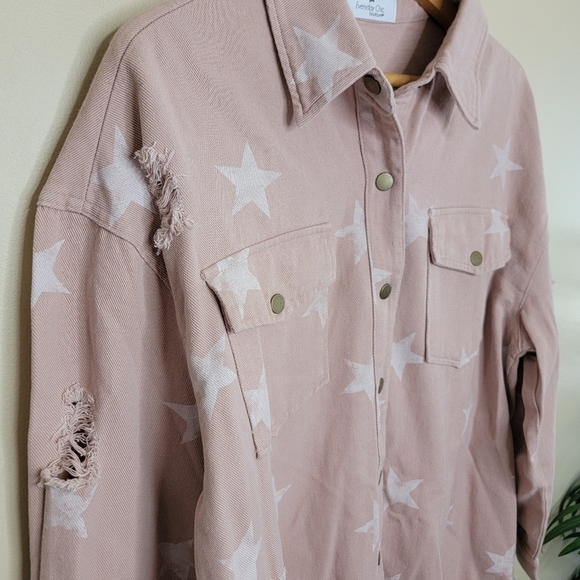 Everyday Chic Boutique | Light Pink Stand Out Star Printed Shirt Jacket Shacket - Picture 5 of 6